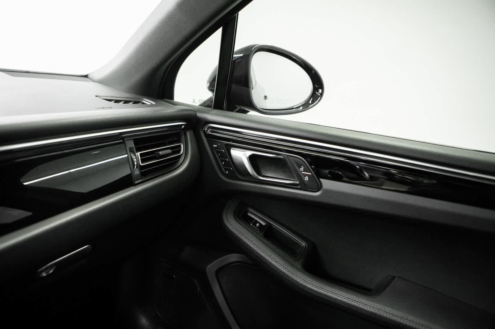 Used 2023 Porsche Macan S AWD/4WD image 26