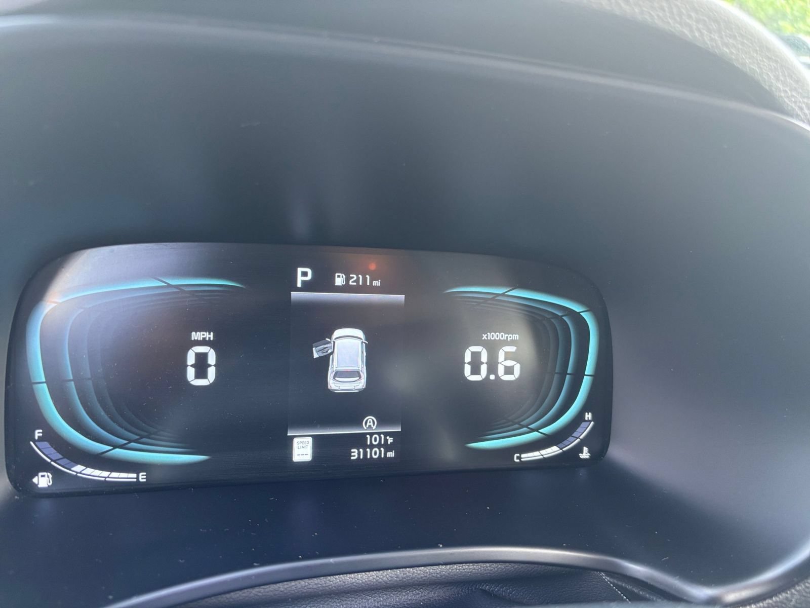 Used 2025 Kia Soul LX w/ LX Technology Package FWD image 37