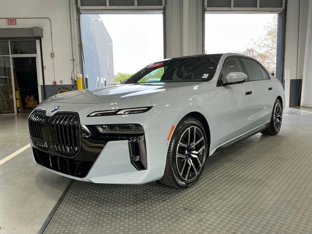 Used 2026 BMW 740i xDrive image 2