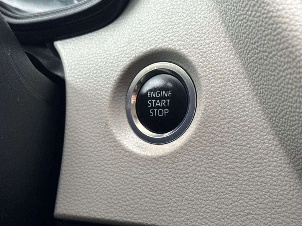 Used 2025 Toyota Corolla LE w/ Convenience Package image 23
