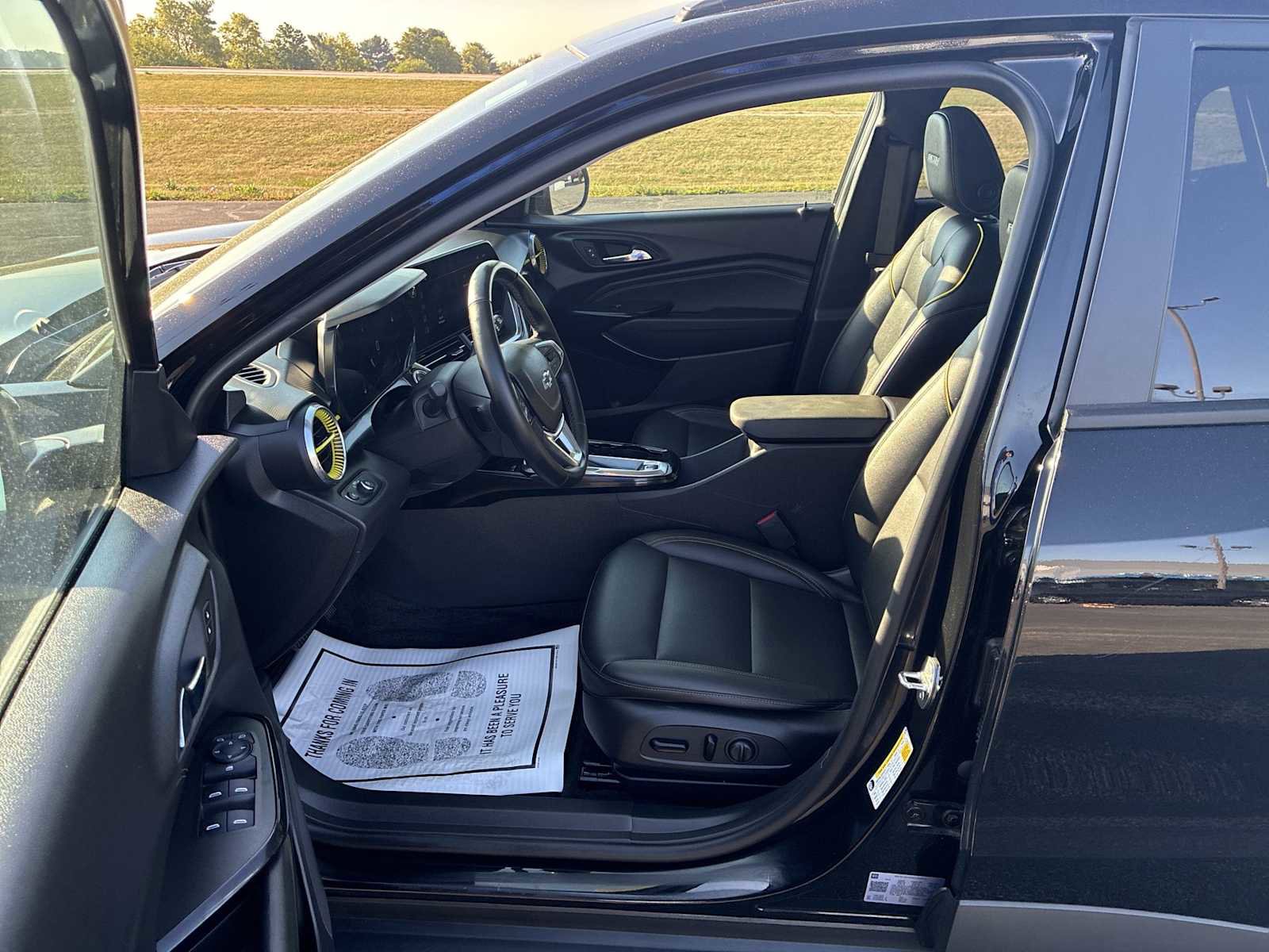 Used 2024 Chevrolet Trax ACTIV w/ Sunroof Package image 19