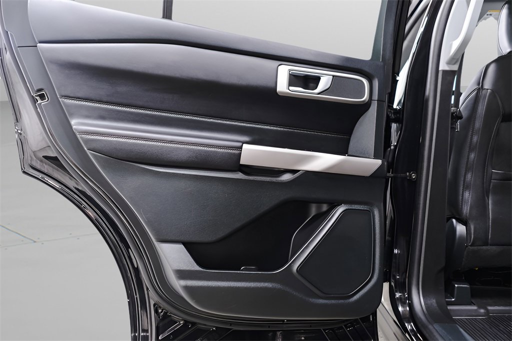 Used 2023 Ford Explorer XLT w/ Equipment Group 202A image 29