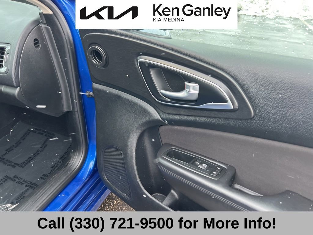 Used 2015 Chrysler 200 Limited w/ Convenience Group image 58