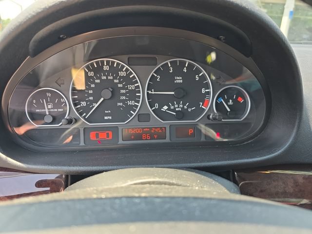 Used 2004 BMW 330xi Sedan AWD/4WD image 5