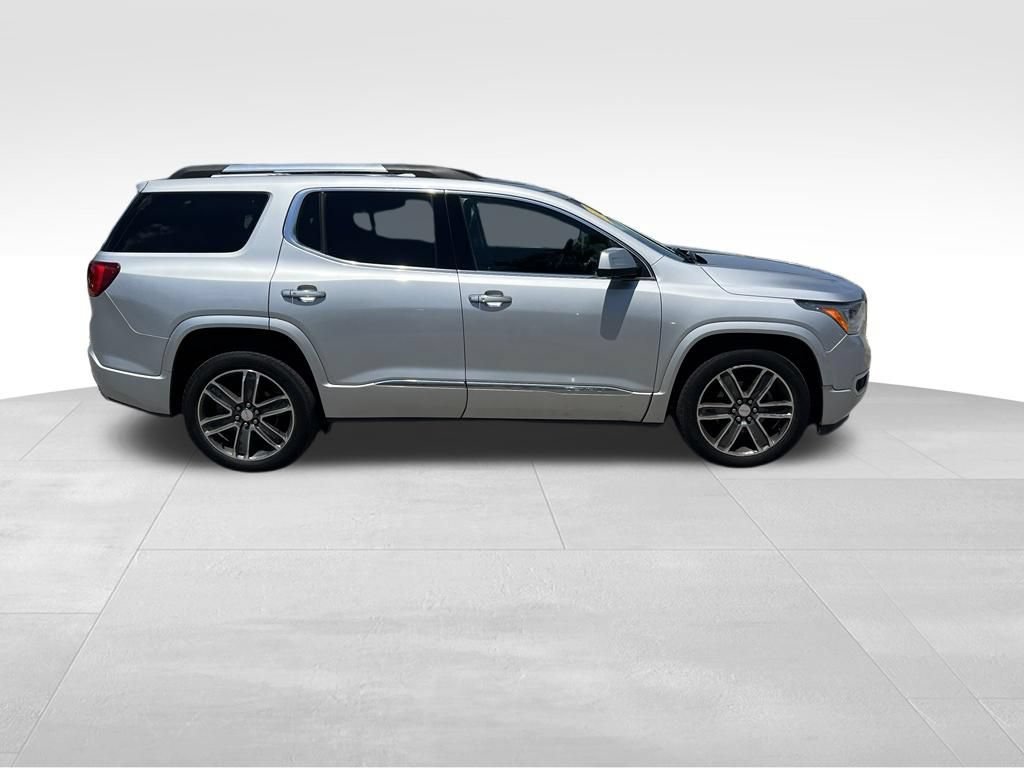 Used 2017 GMC Acadia Denali w/ Technology Package AWD/4WD image 8