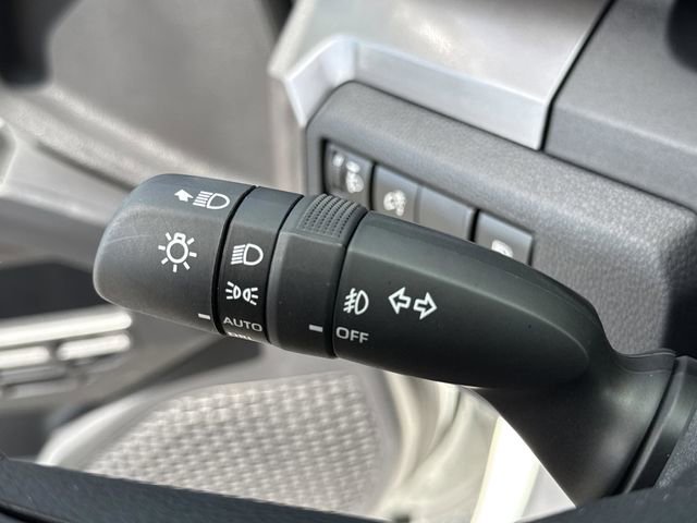 Used 2025 Toyota 4Runner SR5 AWD/4WD image 40