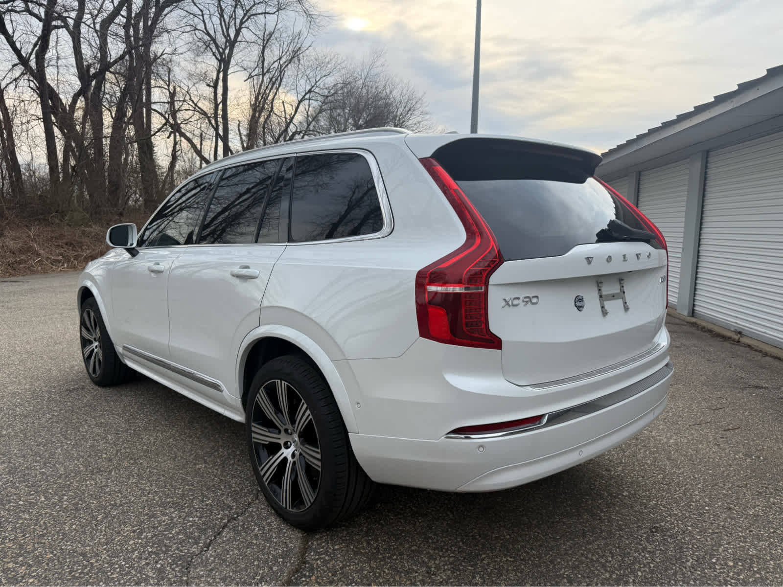 Used 2025 Volvo XC90 B6 Plus w/ Protection Package Premier image 3
