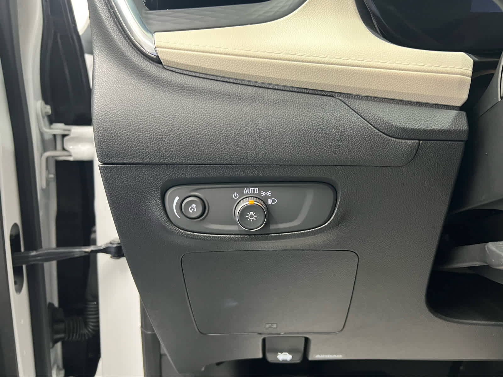 Used 2024 Buick Encore GX Avenir w/ Avenir Convenience Package image 20