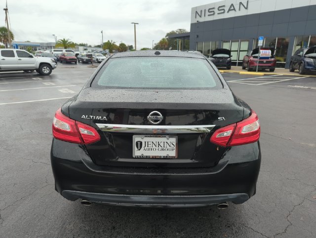 Used 2016 Nissan Altima 2.5 SV w/ Convenience Package FWD image 7