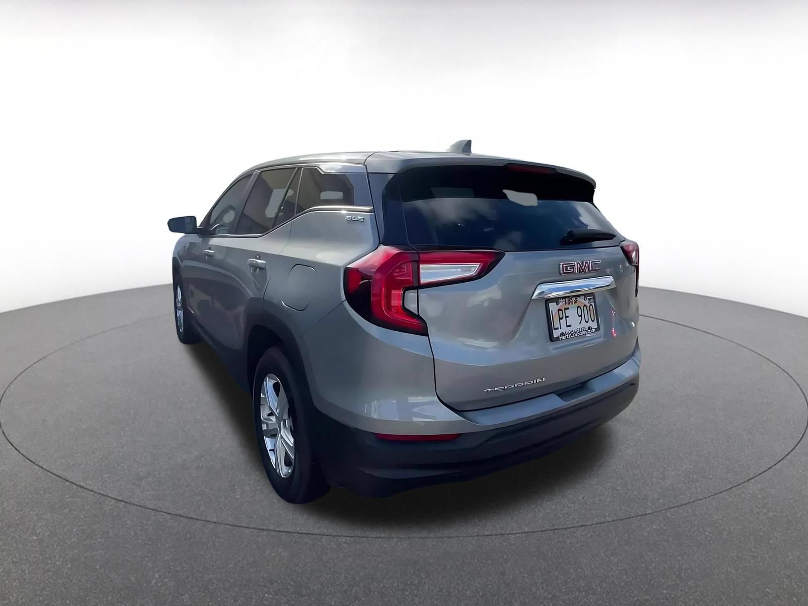 Used 2024 GMC Terrain SLE FWD image 9