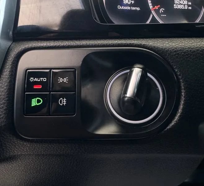 Used 2019 Porsche Cayenne AWD/4WD image 33