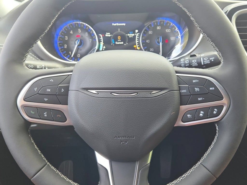 New 2027 Chrysler Pacifica Select AWD/4WD image 37