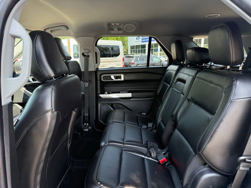 Used 2022 Ford Explorer XLT w/ Equipment Group 202A AWD/4WD image 23