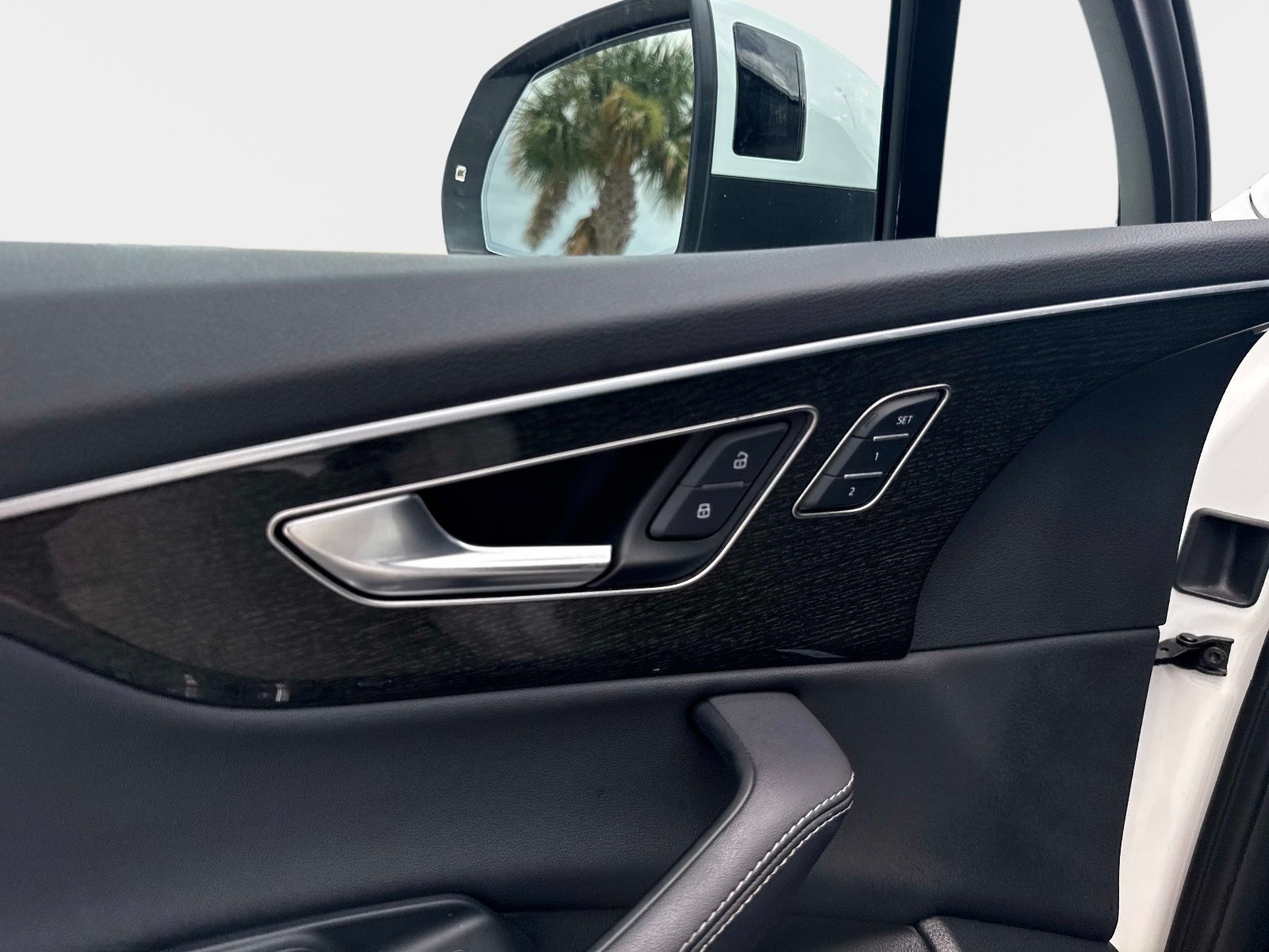 Certified 2025 Audi Q7 3.0T Premium Plus AWD/4WD image 17