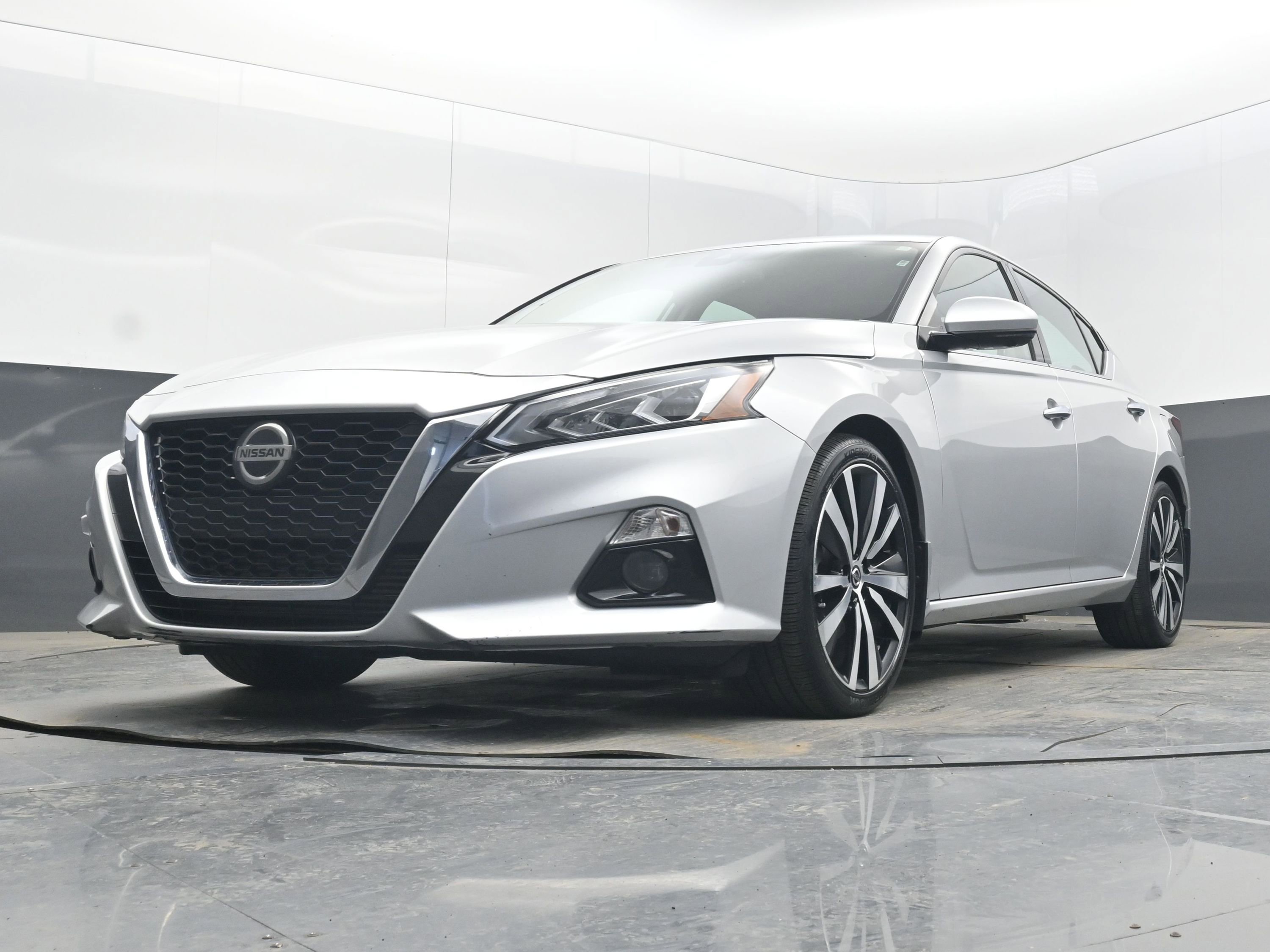 Used 2020 Nissan Altima 2.0 Platinum image 23