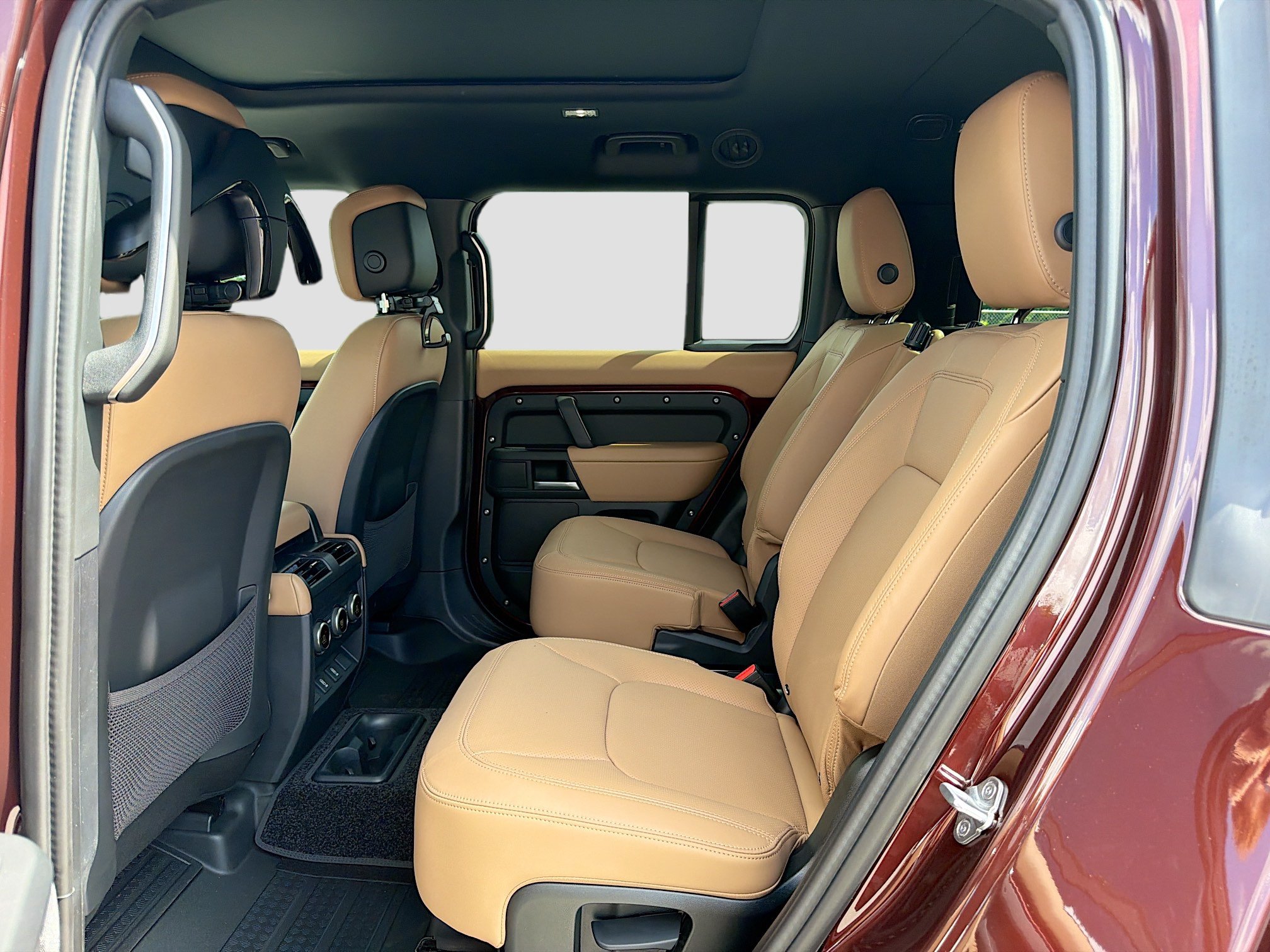 New 2026 Land Rover Defender 130 X-Dynamic SE AWD/4WD image 22