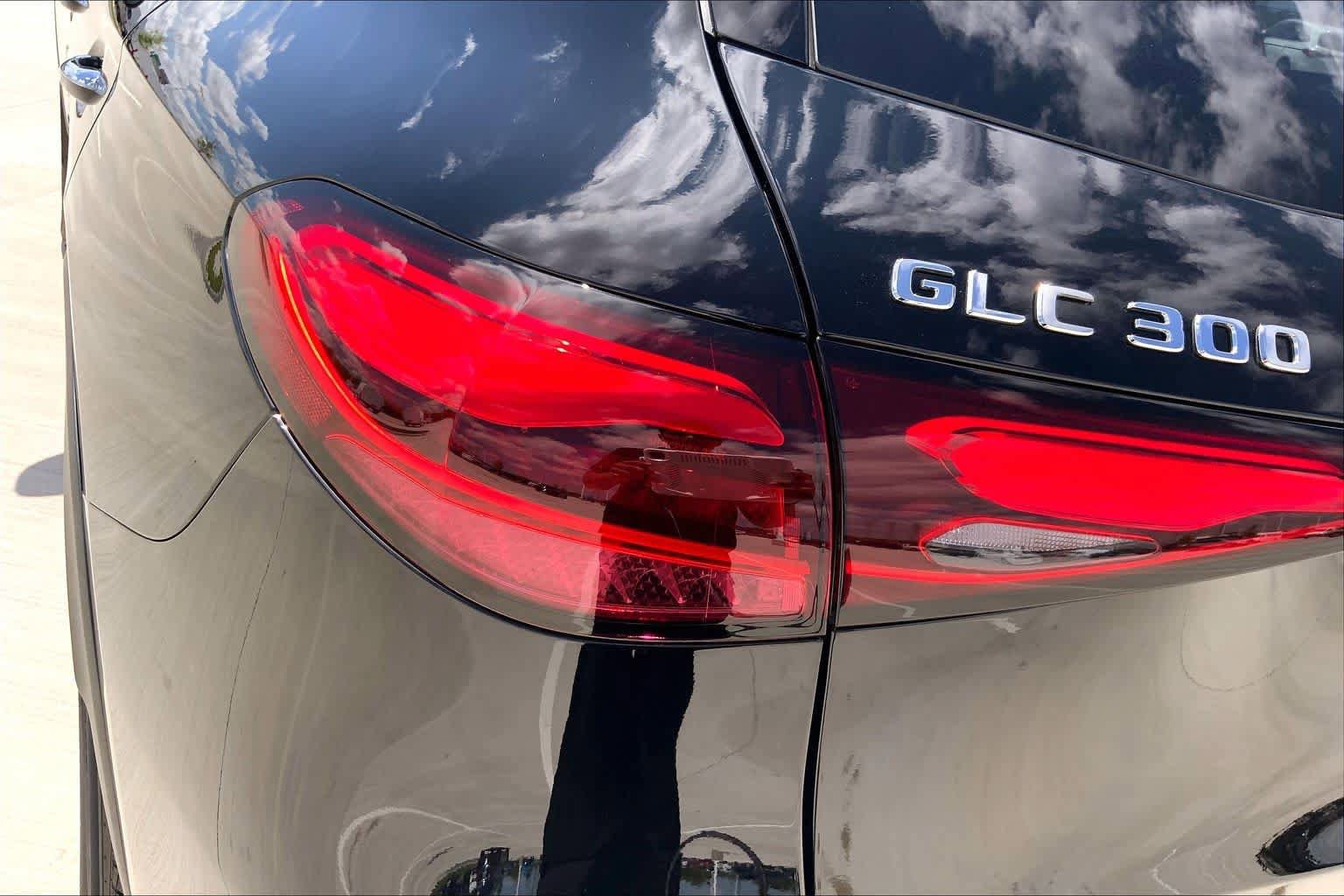 Used 2025 Mercedes-Benz GLC 300 image 25