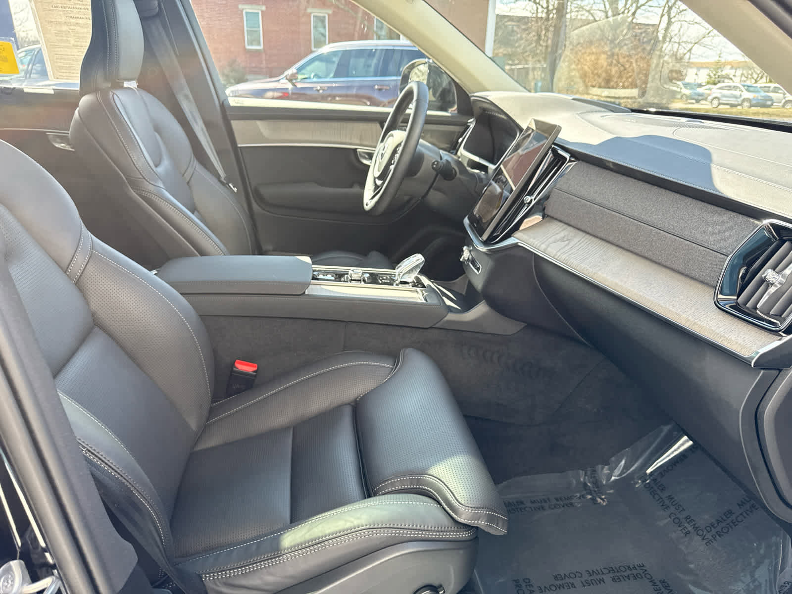 Used 2026 Volvo XC90 B6 Ultra w/ Protection Package Premier image 40