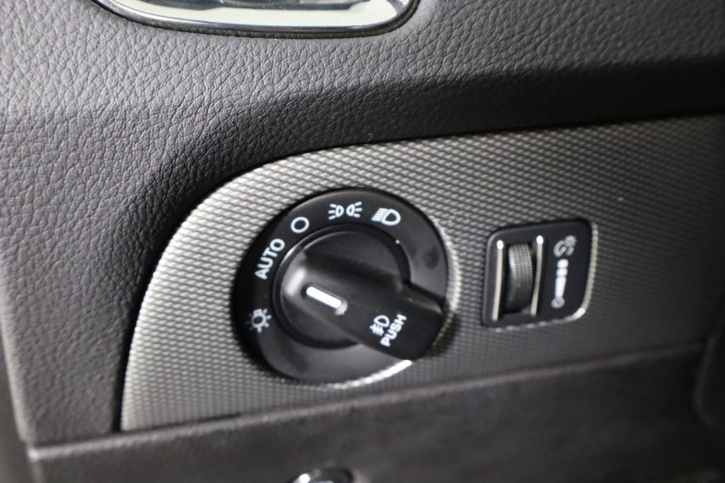 Used 2018 Dodge Durango R/T w/ Blacktop Package image 23