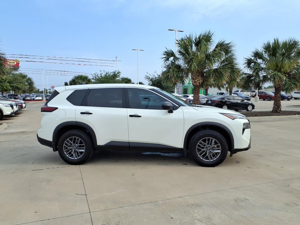 Used 2025 Nissan Rogue S FWD image 6