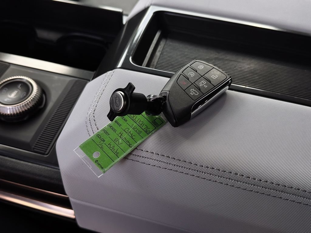 Used 2025 GMC Hummer EV 3X AWD/4WD image 29