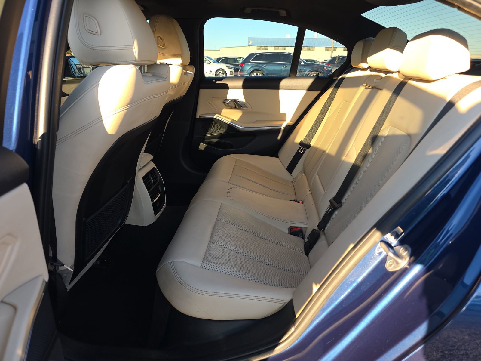 Used 2023 BMW 330i 330i w/ Parking Assistance Package image 11