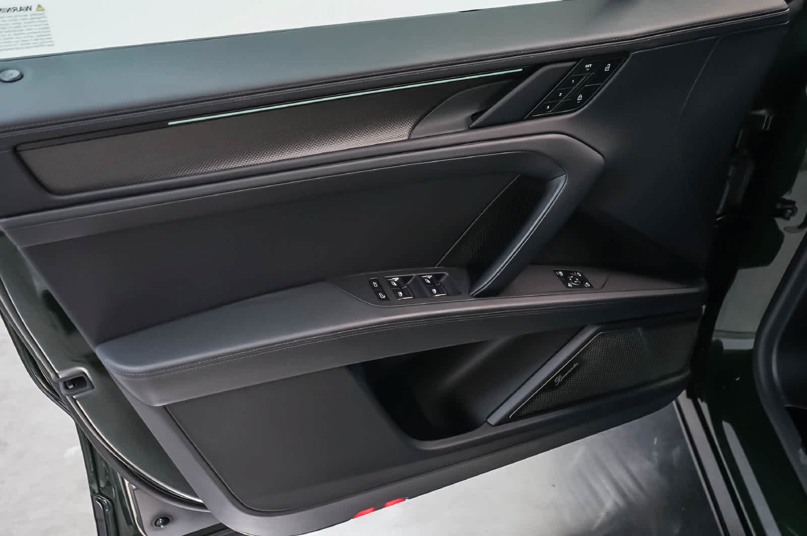 New 2026 Porsche Cayenne Turbo Electric AWD/4WD image 27