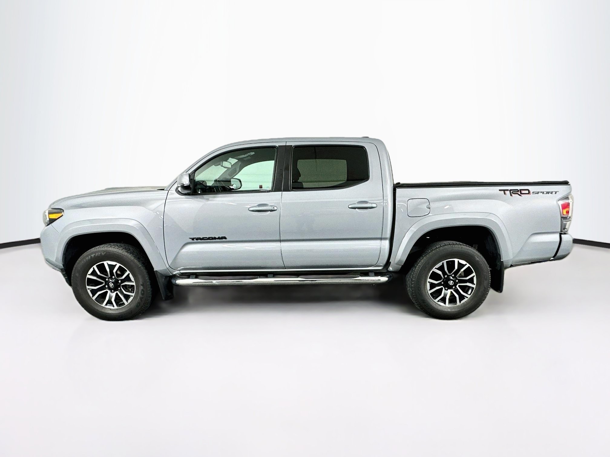 Used 2021 Toyota Tacoma TRD Sport w/ Technology Package RWD image 4