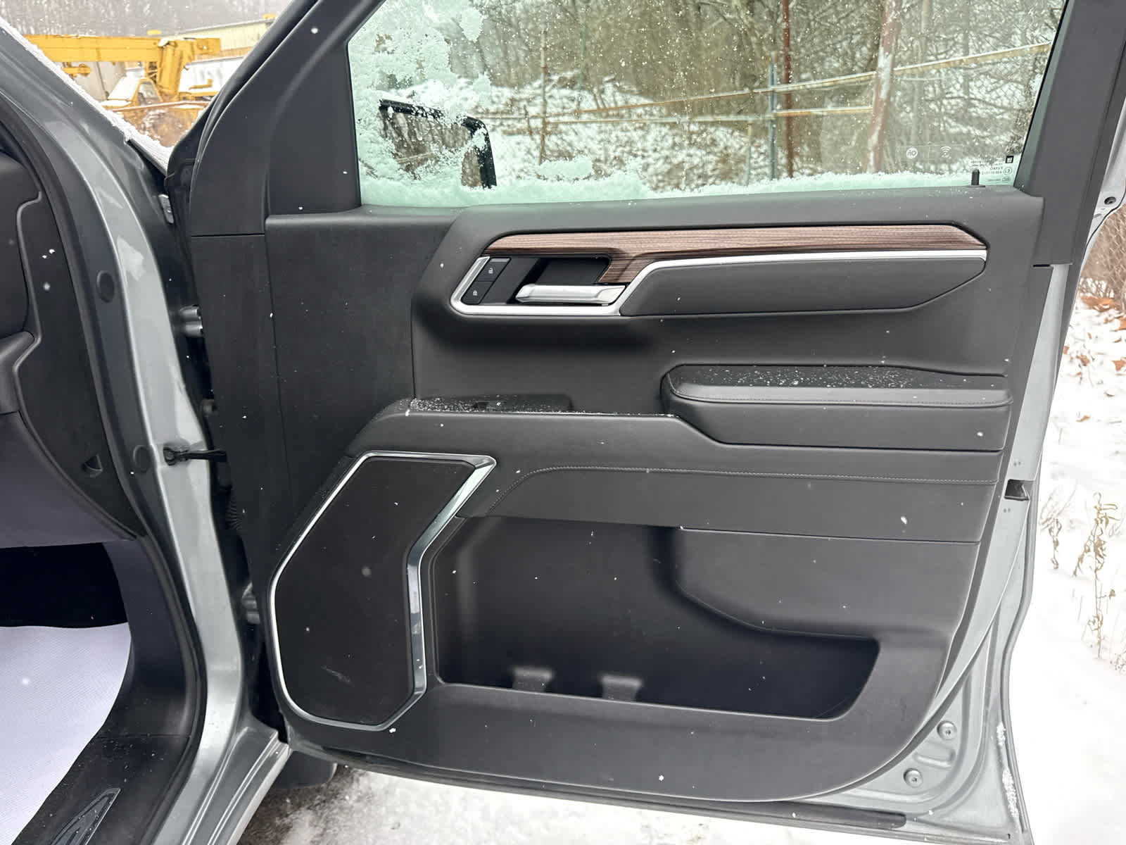 Used 2025 Chevrolet Silverado 1500 LT image 24