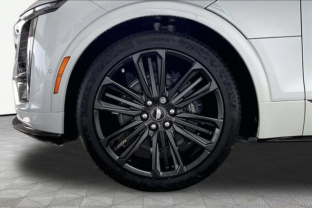 New 2027 Cadillac Lyriq V Premium AWD/4WD image 13