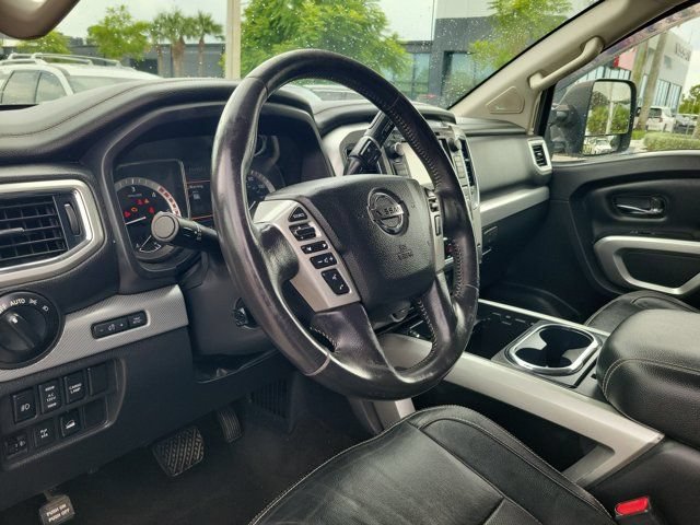 Used 2019 Nissan Titan PRO-4X w/ Pro-4x Convenience Package AWD/4WD image 19