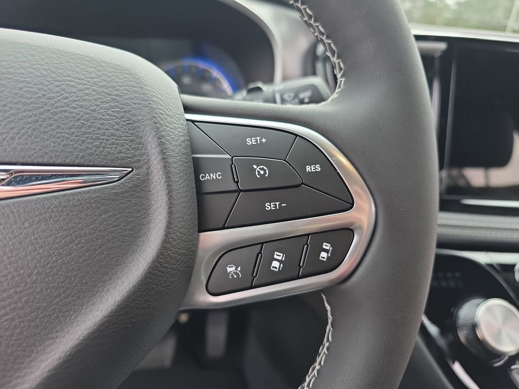 New 2026 Chrysler Pacifica Select image 20