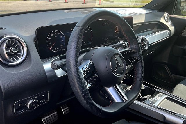 New 2024 Mercedes-Benz GLB 250 image 5