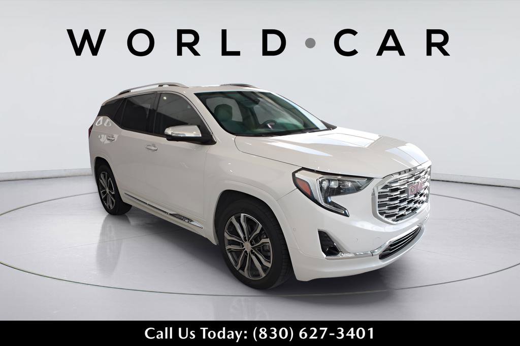 Used 2020 GMC Terrain Denali w/ Denali Premium Package FWD image 1