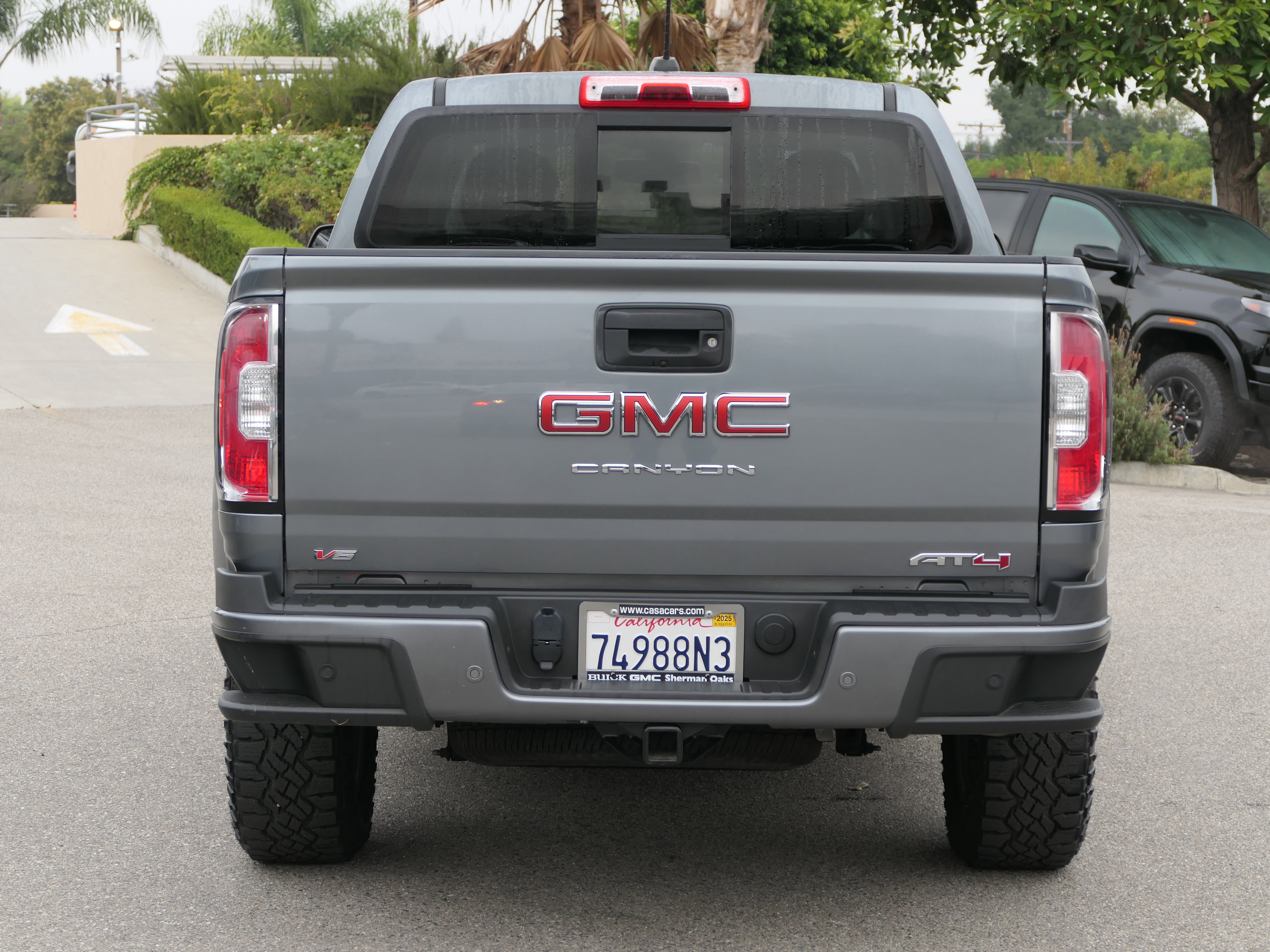 Used 2022 GMC Canyon AT4 image 3