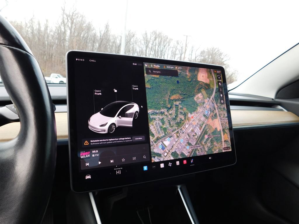 Used 2018 Tesla Model 3 Long Range image 17
