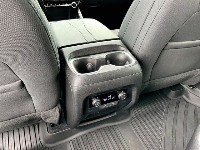 Used 2025 Chevrolet Traverse LT FWD image 25