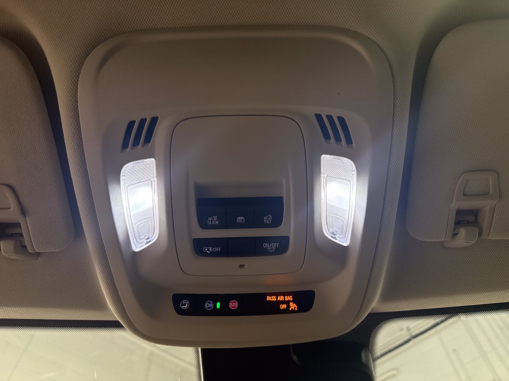 Used 2023 Buick Envision Essence w/ Sport Touring Package FWD image 19