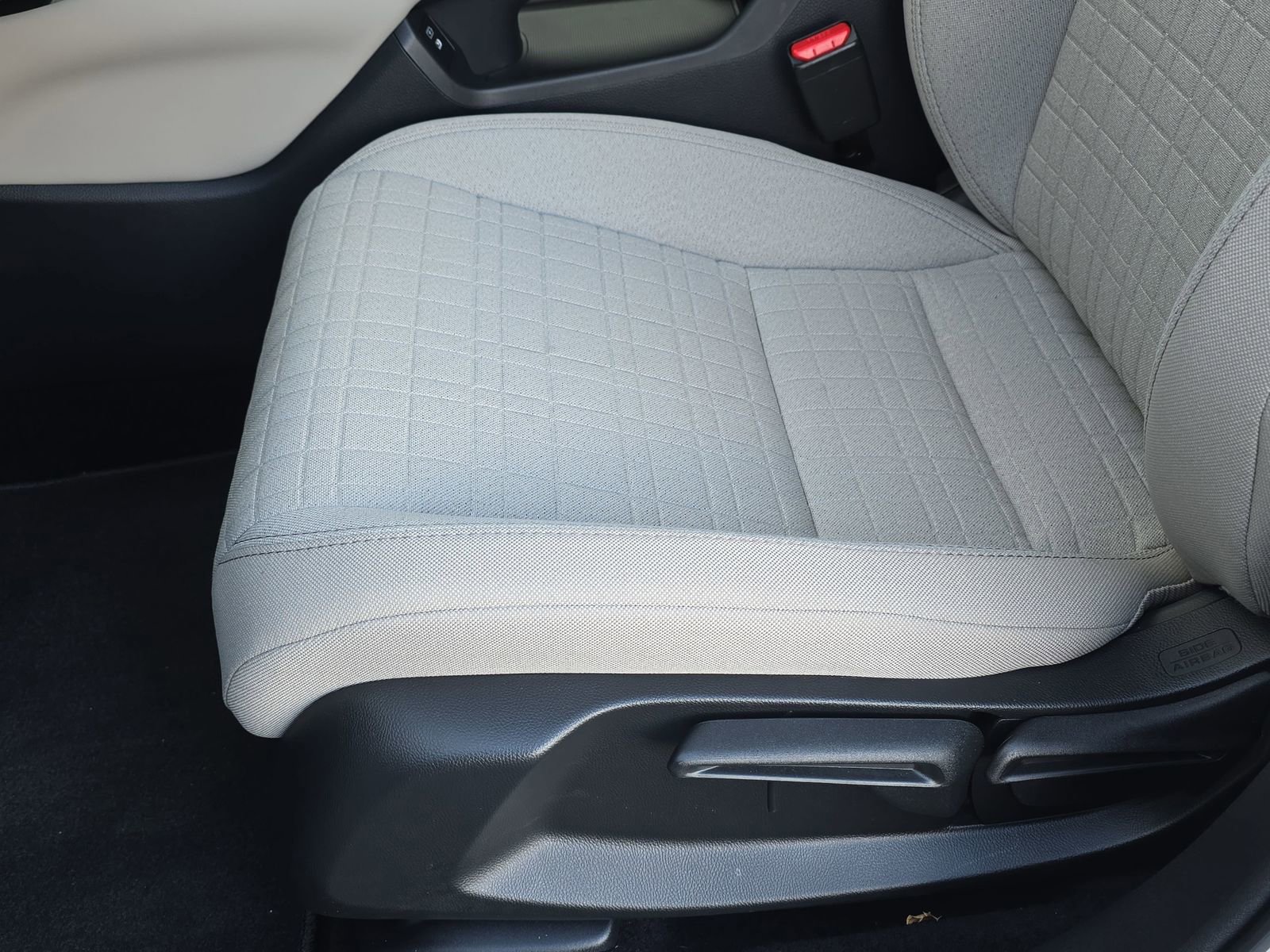 Used 2025 Honda HR-V LX image 27