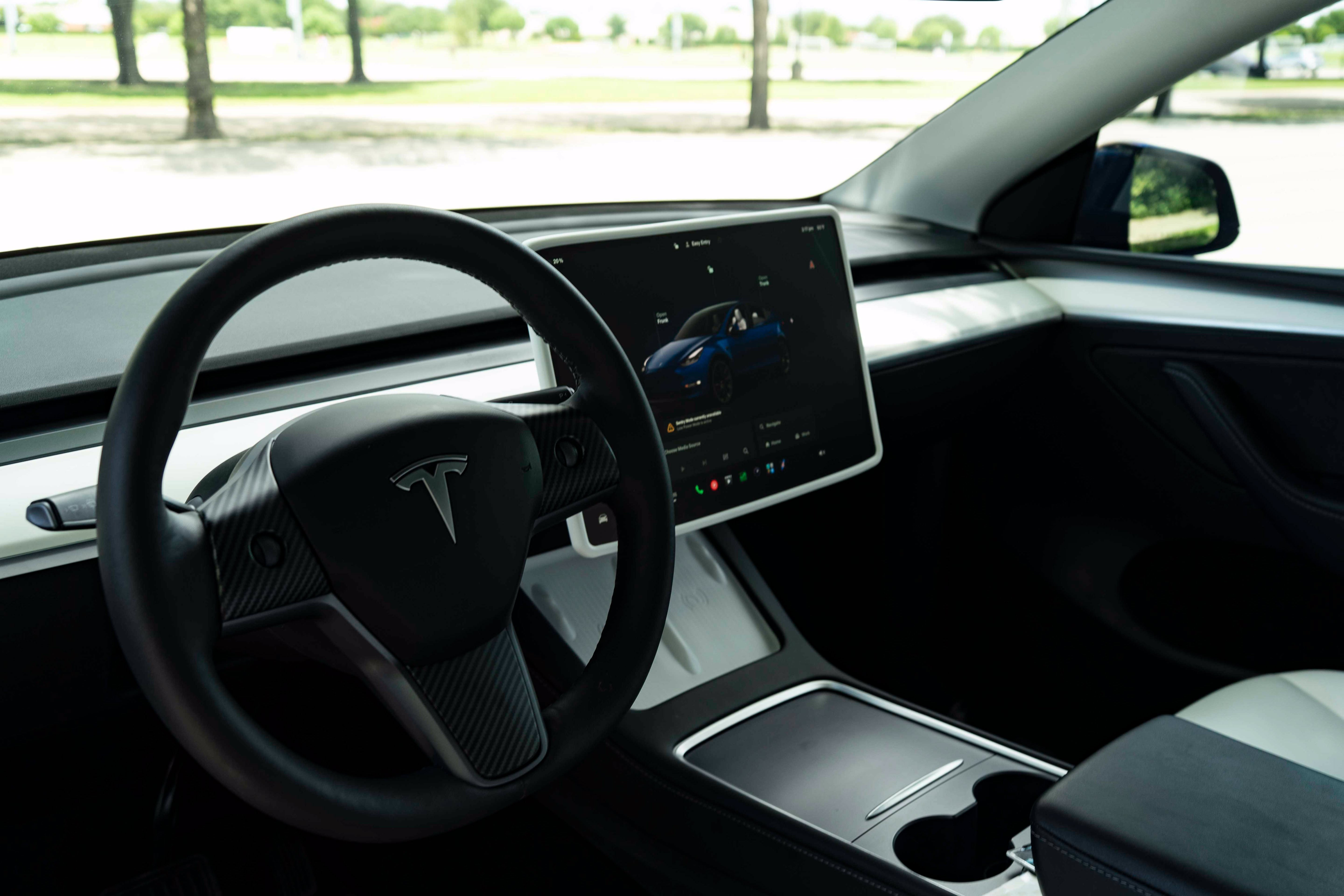 Used 2023 Tesla Model Y Long Range AWD/4WD image 16