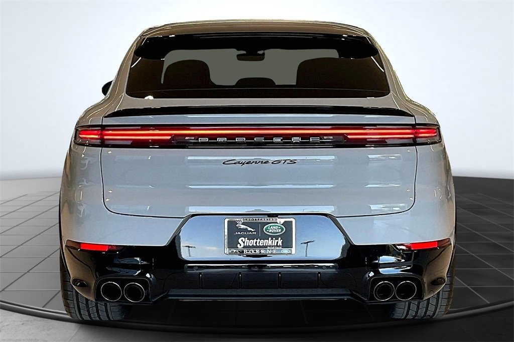 Used 2025 Porsche Cayenne GTS image 4