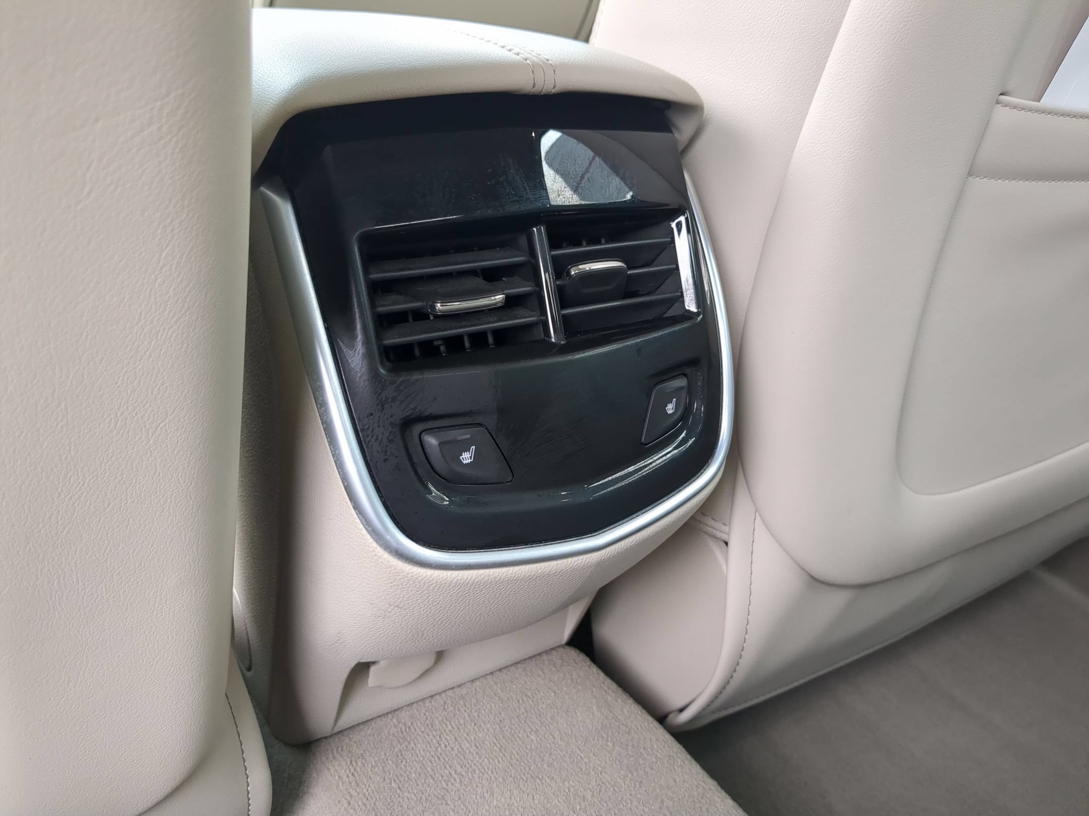 Certified 2016 Cadillac XTS Luxury w/ Driver Awareness Package FWD image 19