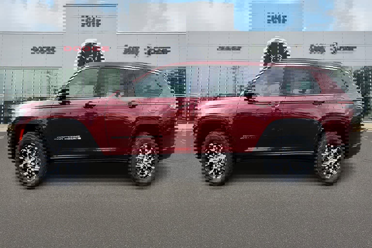 New 2025 Jeep Grand Cherokee L Limited w/ Luxury Tech Group II image 3