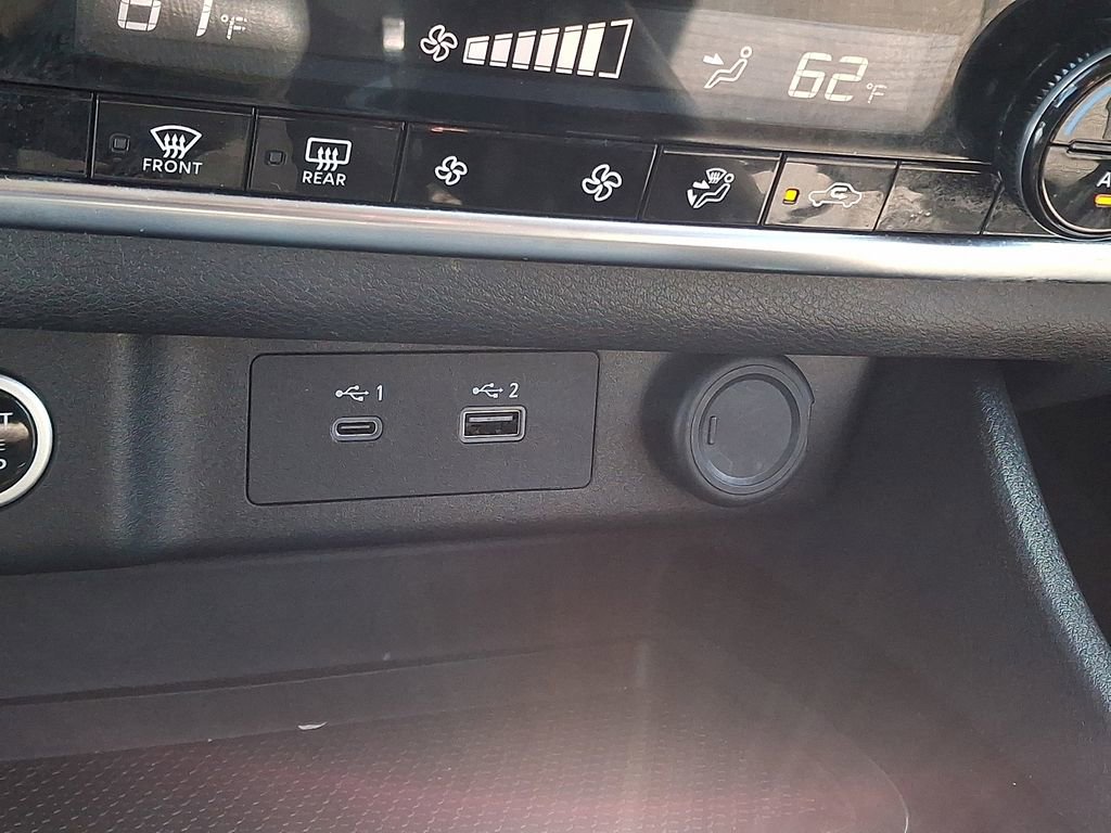 Used 2023 Nissan Rogue SV image 23