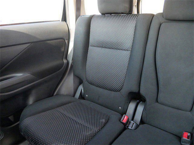 Used 2016 Mitsubishi Outlander ES image 13