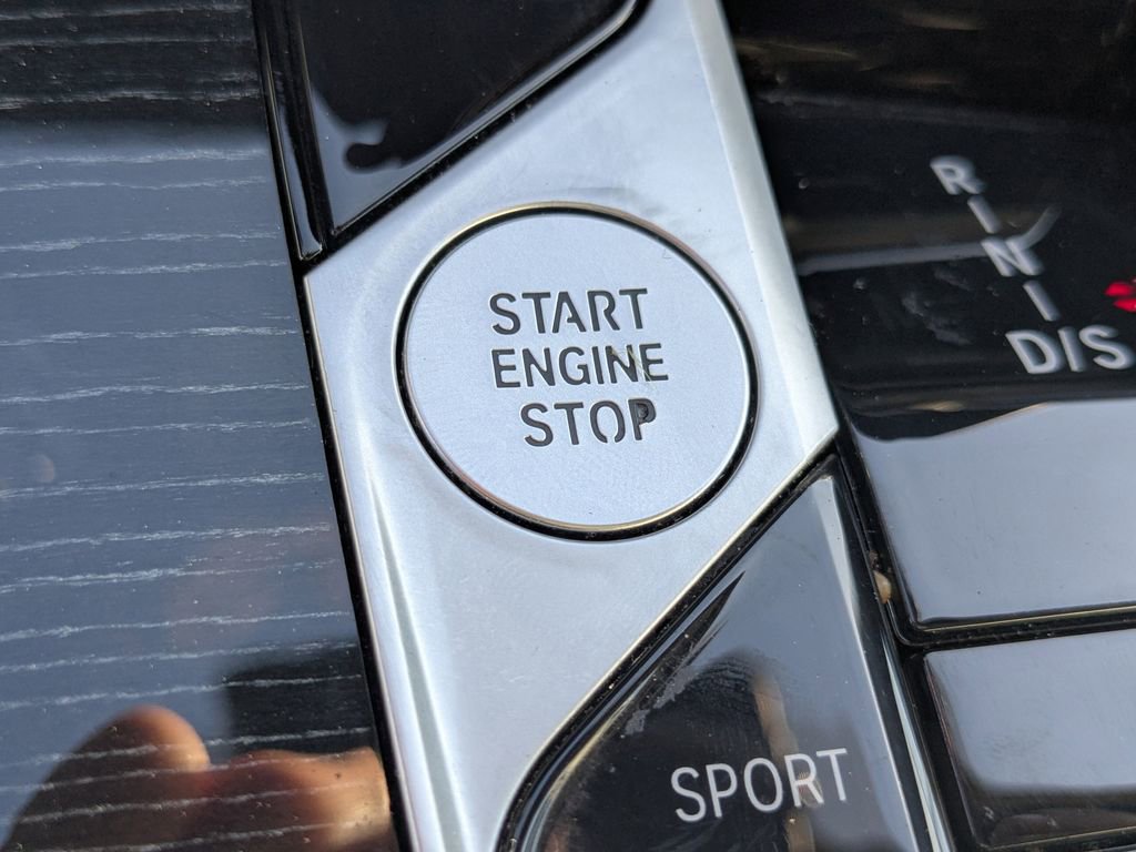 Used 2023 BMW X7 xDrive40i w/ M Sport Package image 17