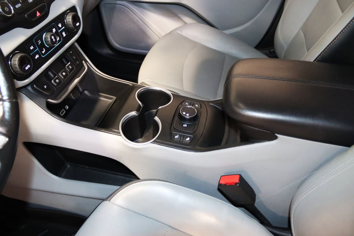 Used 2018 GMC Terrain SLT FWD image 32