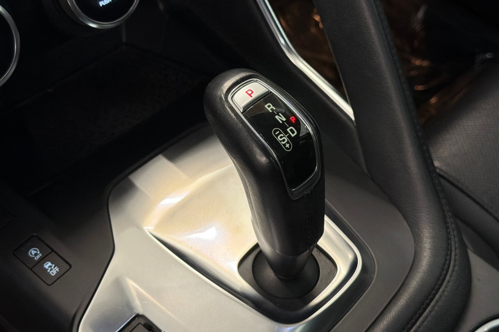 Used 2018 Jaguar E-PACE S AWD/4WD image 18