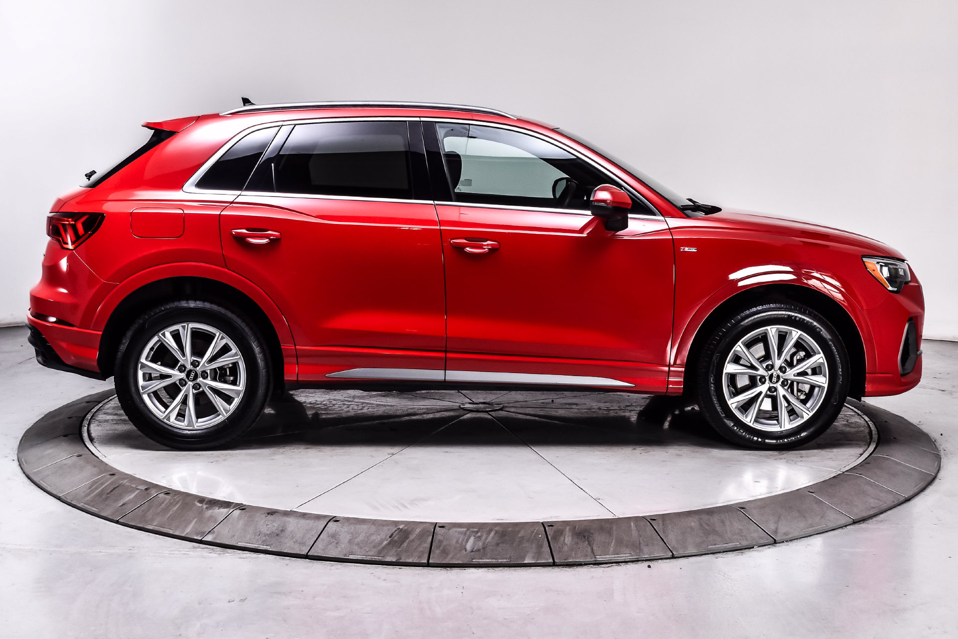 Used 2022 Audi Q3 2.0T Premium AWD/4WD image 7