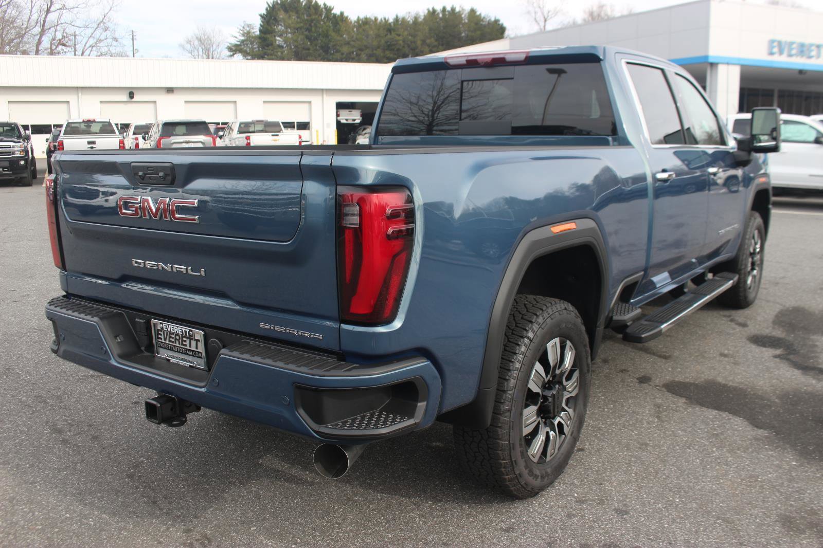 New 2026 GMC Sierra 2500 Denali w/ Denali Reserve Package image 7